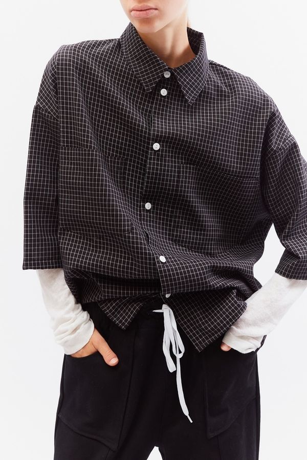 Рубашка укороченная оверсайз черная - фото 2