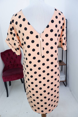 Платье ZARINA в контрастный горох с глубоким вырезом на спине 44 размер