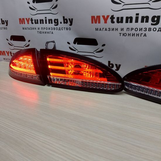 Задние фонари Seat Leon 2 red white led
