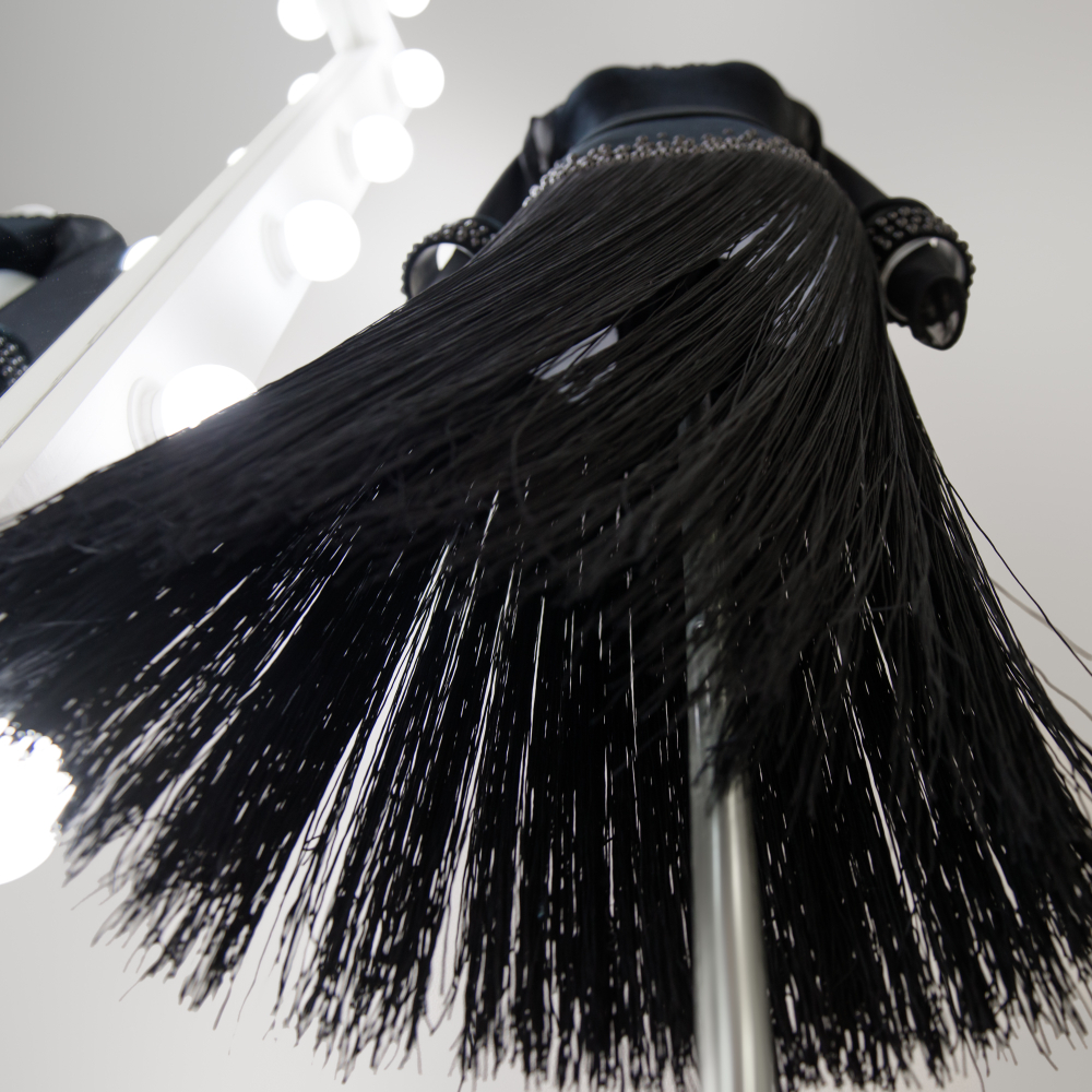 латина с бахромой