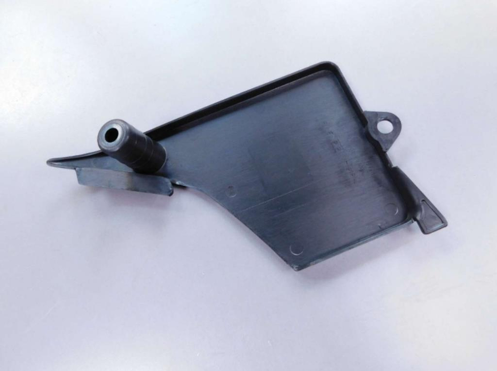 пластик боковой правый Suzuki DR250 SJ45A 41545-13E00-000