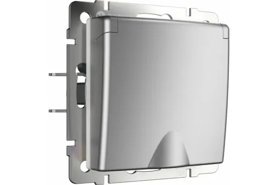 Розетка Werkel с заземлением с крышкой и шторкой IP44 серебряная 25867