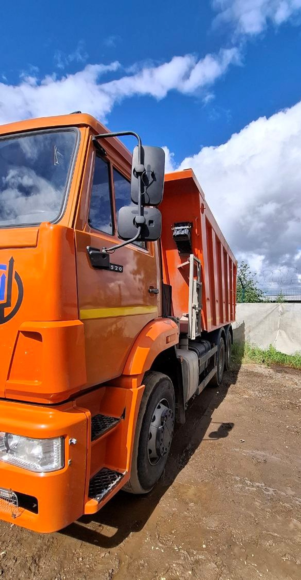 КамАЗ 6520 6x4 Самосвал 6520-B5 (Дизельный, 8,9 л, 390 л.с., МТ)