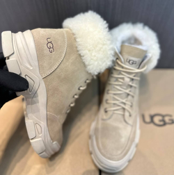 UGG