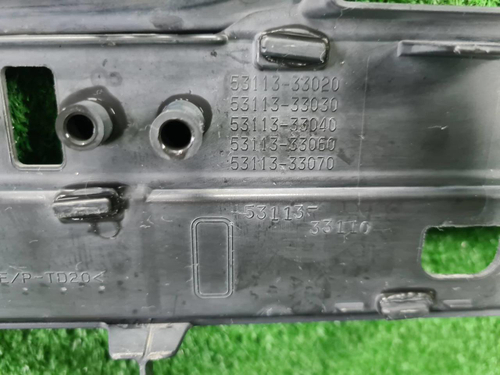Решетка переднего бампера Toyota Camry xv70 17-21