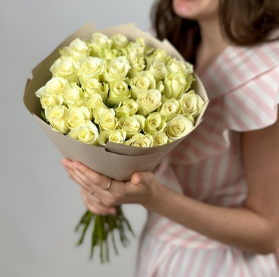 Flower bouquet of 35 white Kenyan roses