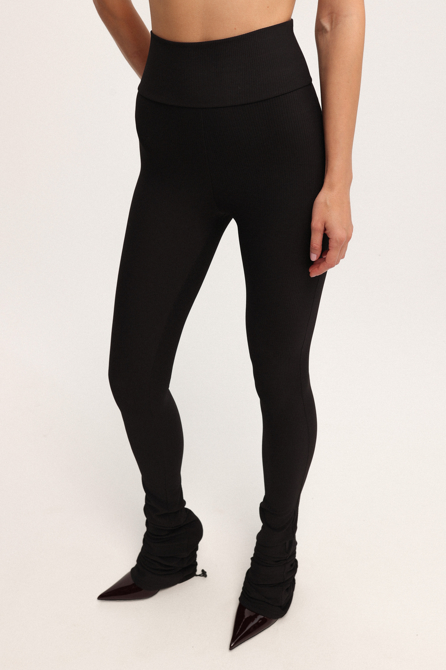 Леггинсы со сборкой в рубчик