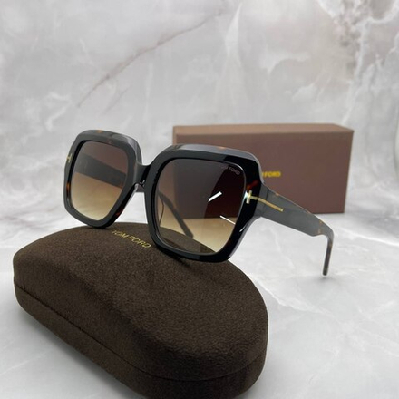 Солнцезащитные очки Tom Ford