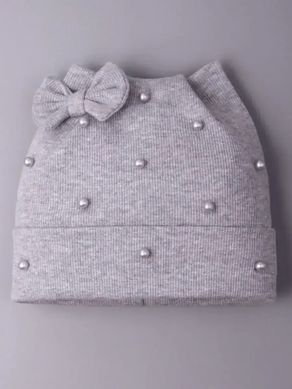 Шапка для девочки осенняя с бусинами