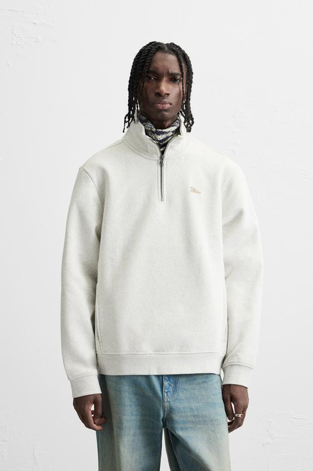 ZARA ТОЛСТОВКА С ВЫШИТЫМ ВОРОТНИКОМ НА МОЛНИИ, СЕРЫЙ С МЕЛАНЖЕВЫМ ЭФФЕКТОМ