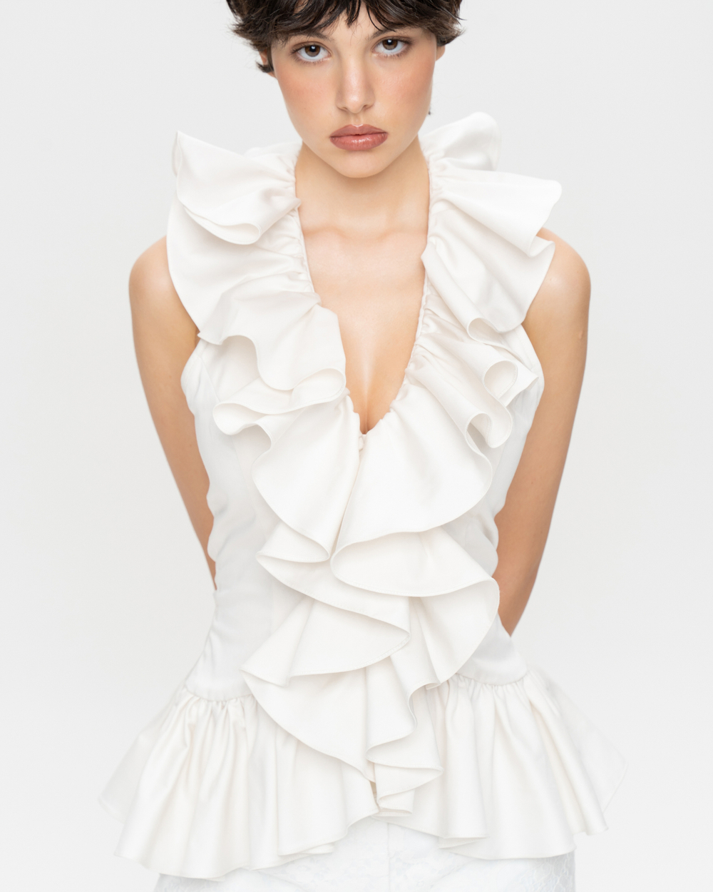 Топ из хлопка с театральными воланами