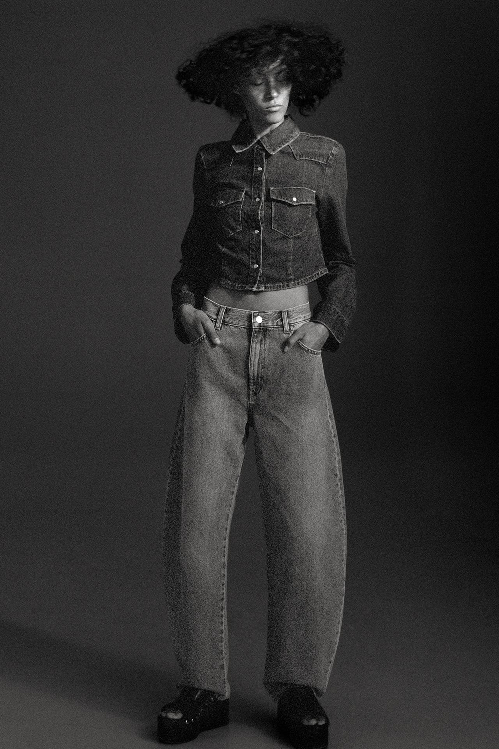 ZARA ДЖИНСЫ TRF BAGGY BALLOON СО СРЕДНЕЙ ПОСАДКОЙ, СЕРО-СИНИЙ