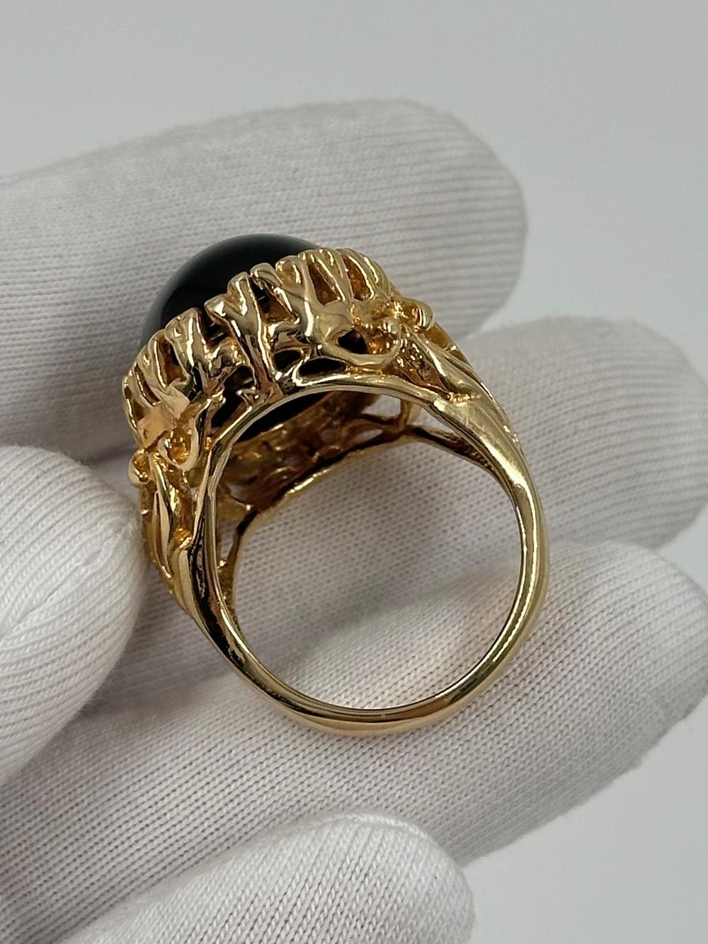 Кольцо с черным кабошоном