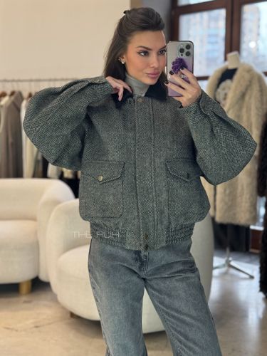 Серый утепленный бомбер из шерсти