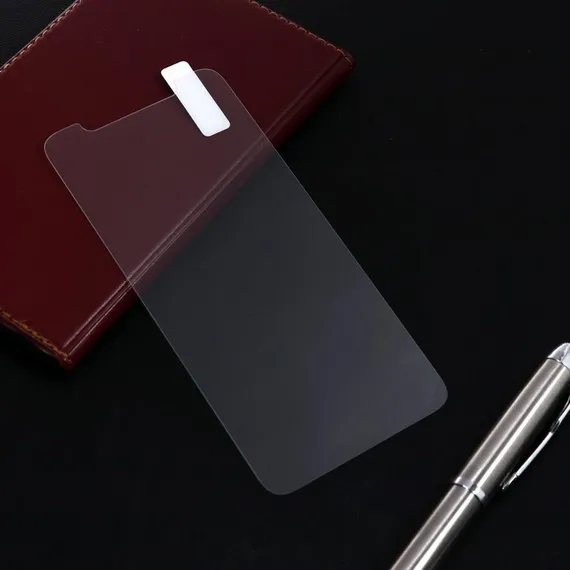 Защитное стекло 2.5D LuazON для iPhone 12/12 Pro, полный клей, 0.26 мм, 9Н