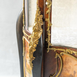 Витрина в дворцовом стиле