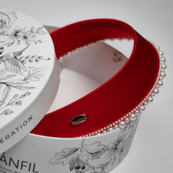 Кокошник красный с жемчужным декором