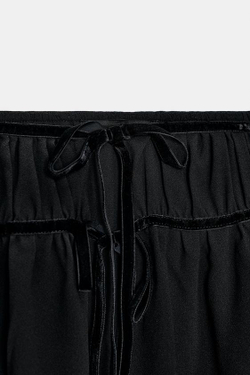 ZARA МИНИ-ЮБКА ИЗ ЖОРЖЕТА С БАРХАТНЫМИ БАНТАМИ, ЧЕРНЫЙ