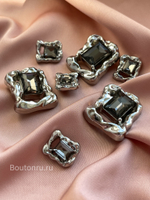 Пуговицы прямоугольные в серебре с камнем мятый металл
