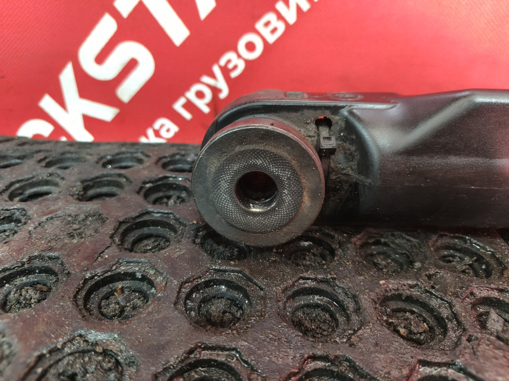 Цилиндр подъема кабины 2020г