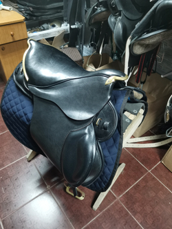 Седло офицерское с оковкой (1) для высокой холки.