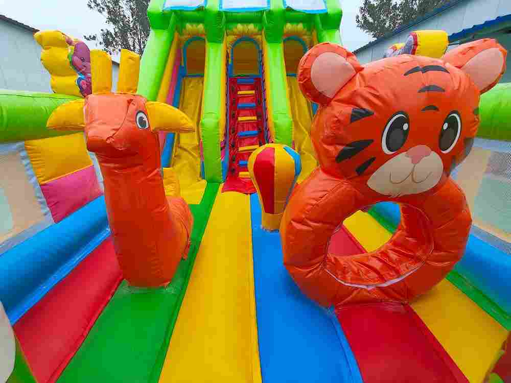 Коммерческий надувной батут «Звериная команда 3», 8*4*5 м