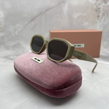 Солнцезащитные очки MIU MIU