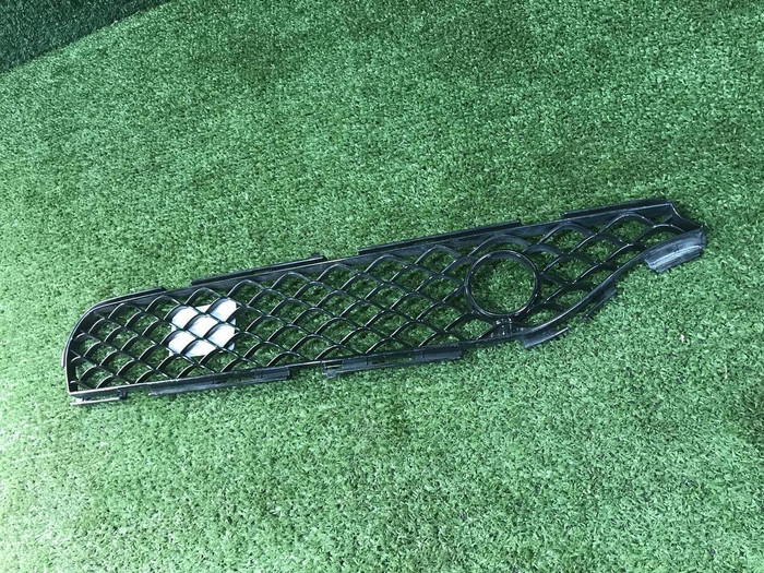 Решетка радиатора верхняя правая Mercedes S C217 (2013-2017) AMG