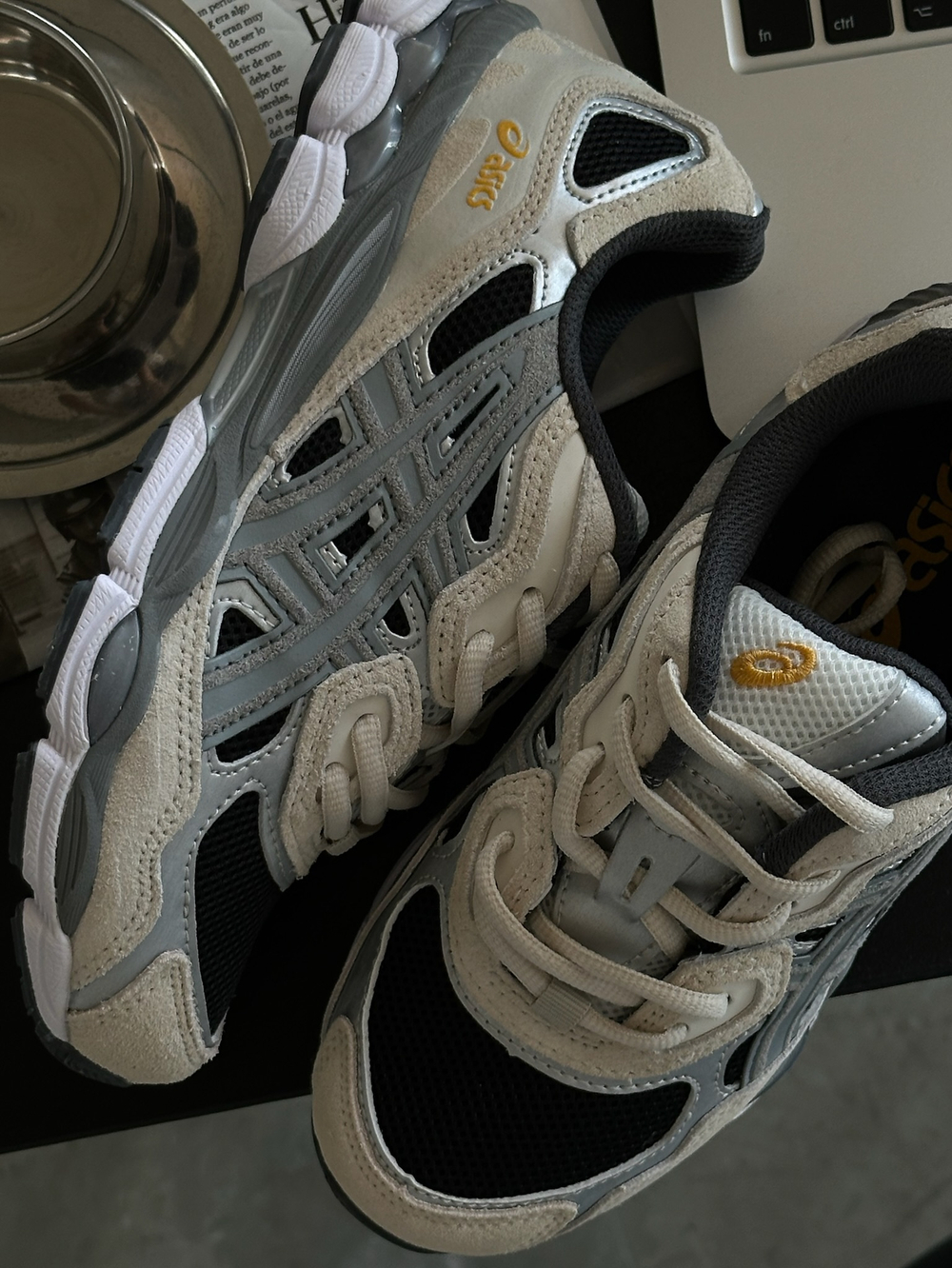 Кроссовки из натуральной замши