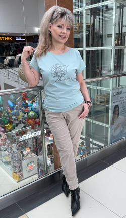 Бежевые брюки из микро вельвета