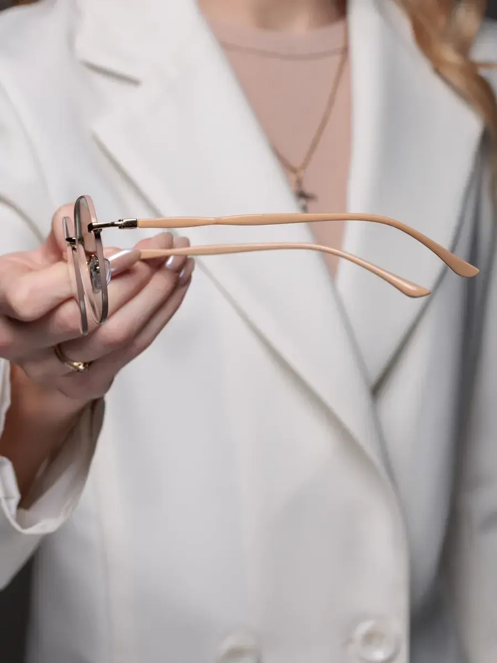 Имиджевые прозрачные компьютерные очки