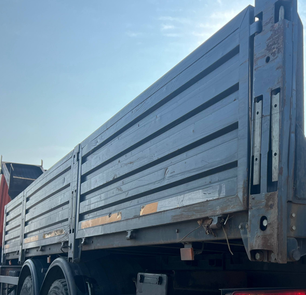 КАРВИНГ 3370* на шасси HONGYAN CQ3346 6x4 Бортовой с КМУ 3370AE (Дизельный, 8,7 л, 388 л.с., МТ)