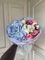 Букет сборный с маттиолой и гортерзией