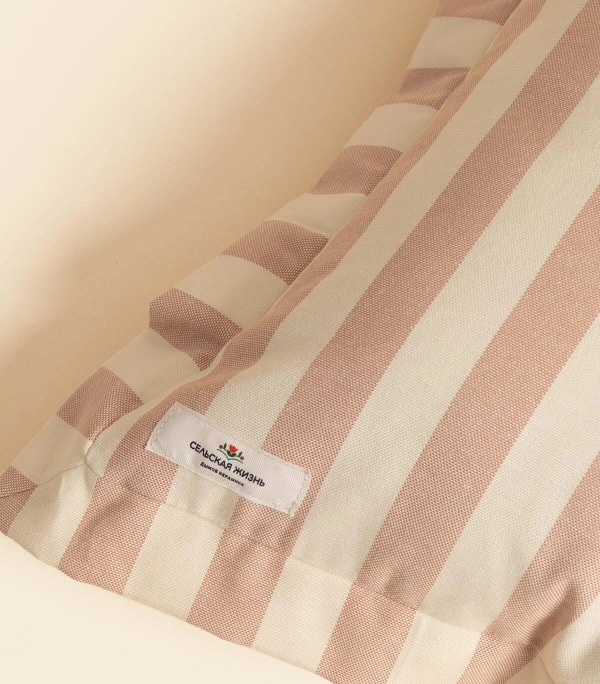 Подушка – Розовая полоска и кант, 45х45 см | Сельская жизнь