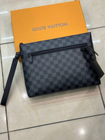 Клатч Louis Vuitton