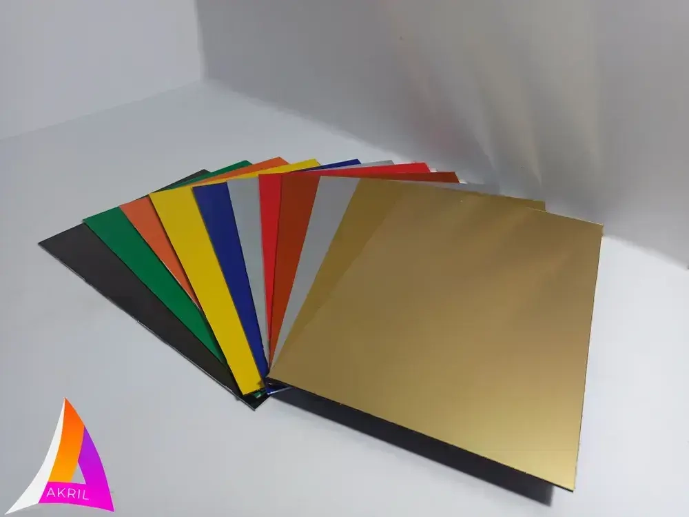 Пластик для лазерной гравировки (Золото глянец на чёрном) 300мм_600мм 1,3мм