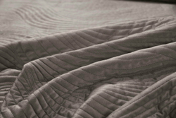 Покрывало 160х220 и наволочка 50x70 Sofi De MarkO Жизель капучино