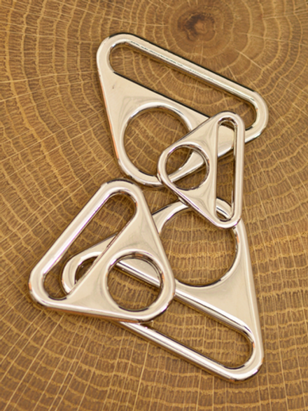 Треугольные пряжки