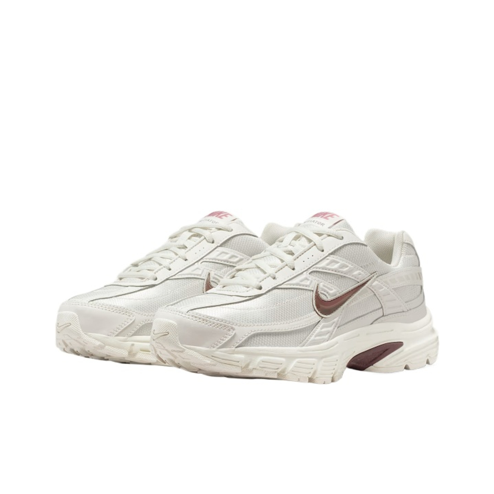 alt="Кроссовки Nike Initiator 394053-007 кремовая расцветка с сетчатым верхом вид спереди"