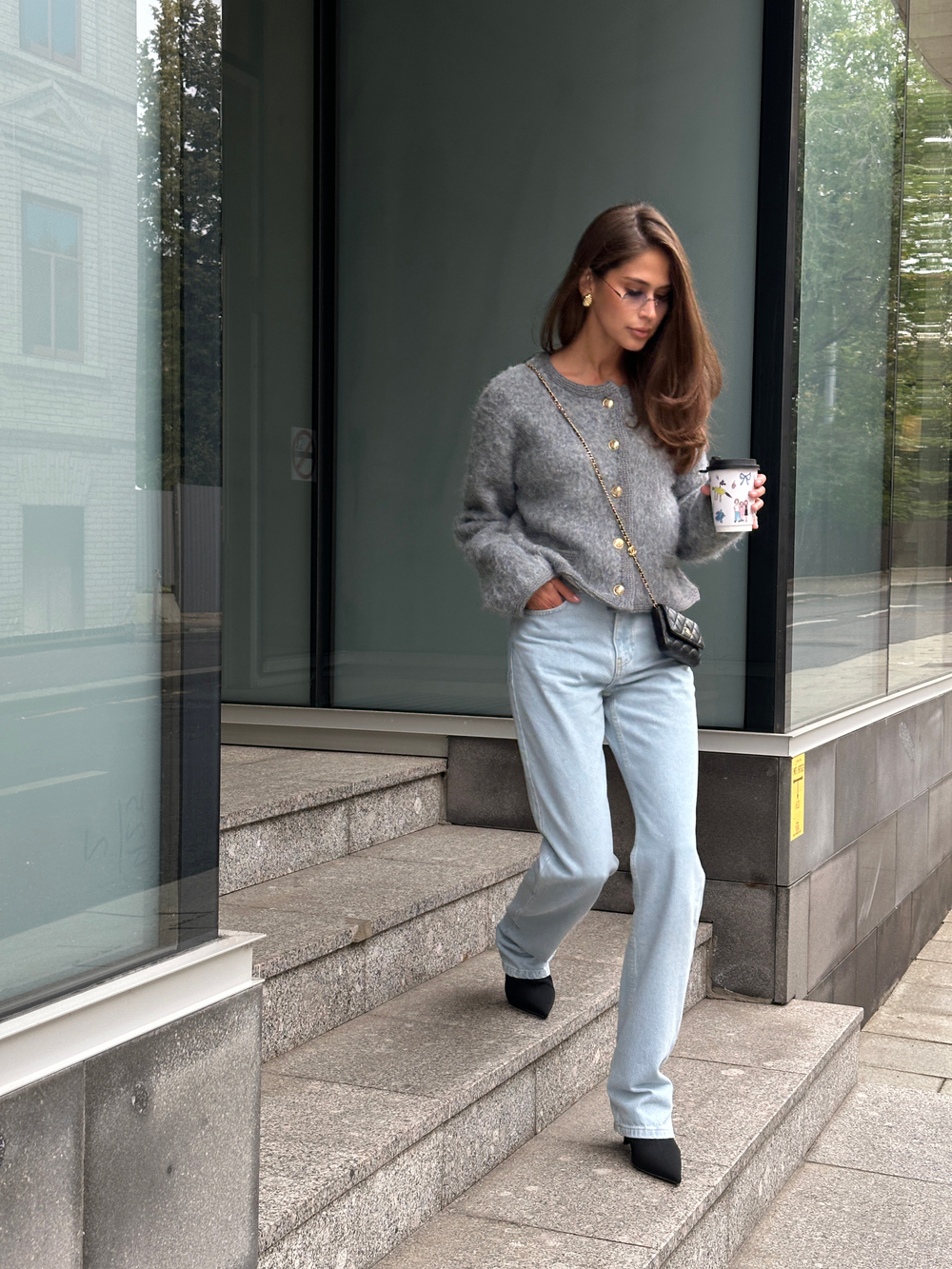 Джинсы голубые прямые на завышенной талии