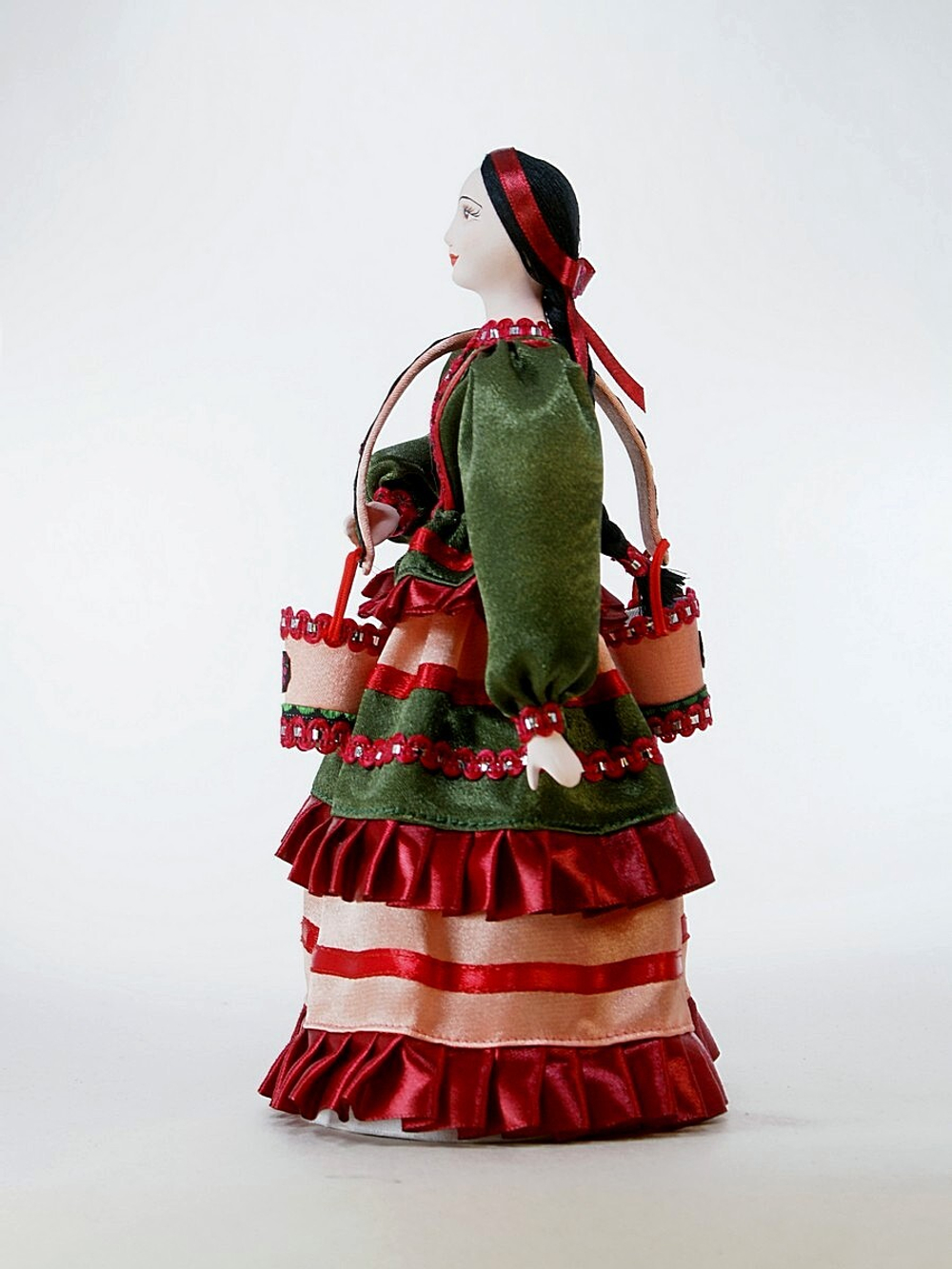 Кукла коллекционная Водоноска-казачка в летнем платье