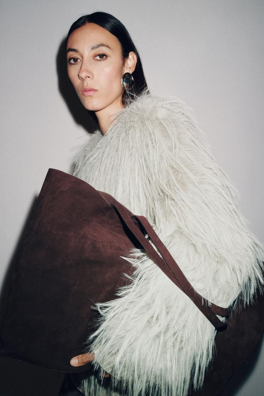 ZARA ШУБА ИЗ ИСКУССТВЕННОГО МЕХА — ZW COLLECTION, СВЕТЛО-СЕРЫЙ