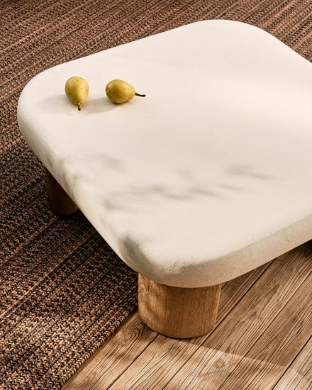 Журнальный столик Labra из цемента и акации 80 x 80 см