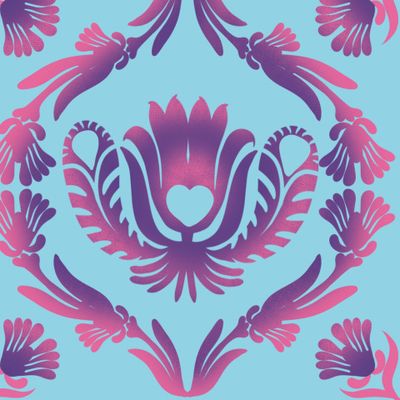 Сиреневый бутон на голубом