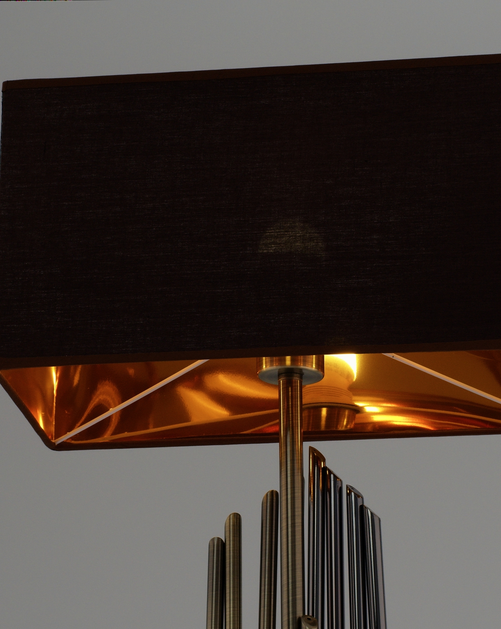 Лампа настольная Moderli V11143-1T Melony