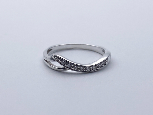 Кольцо из серебра/Частичное чернение/С камнями