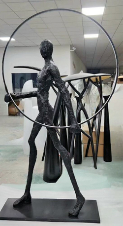 Торшер Man Carries Light Circle