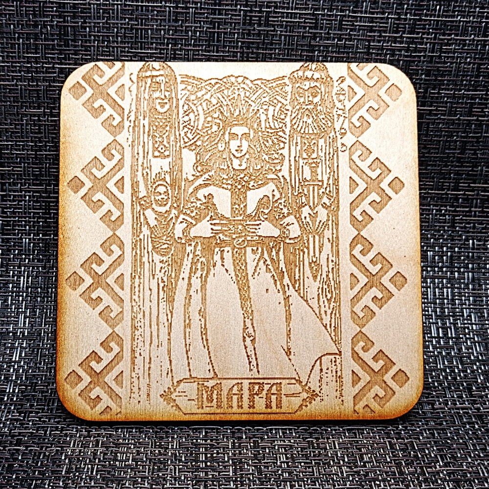 Деревянная картина "Мара"
