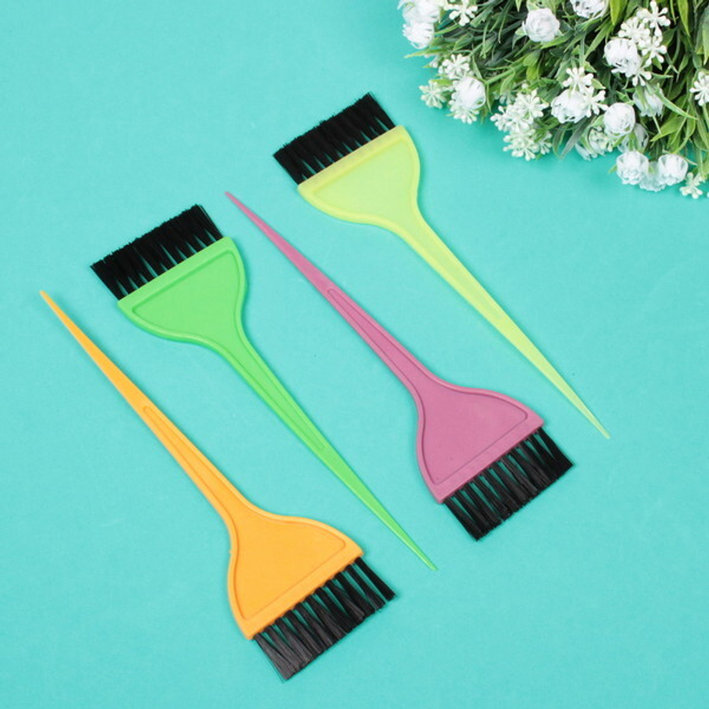 Кисточка для покраски волос в пакете «Your hair style», широкая, микс 4 цвета, 6*20см.
