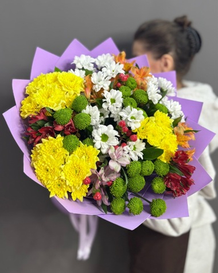 Авторский букет в яркой гамме